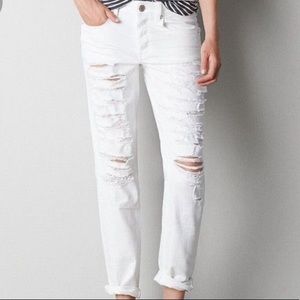American Eagle Tomgirl Distressed Jeans NWT